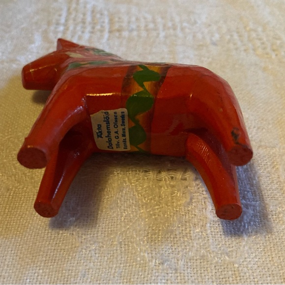 Vintage Handcarved and Painted Swedish Wooden Dala Horse with Original Label - Picture 4 of 7